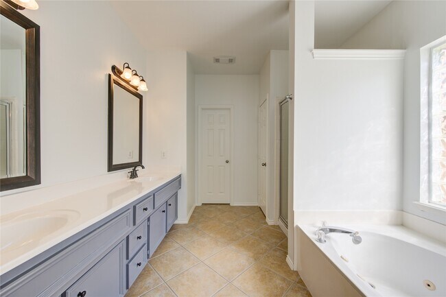 Building Photo - 4426 Desert Cliff Ct