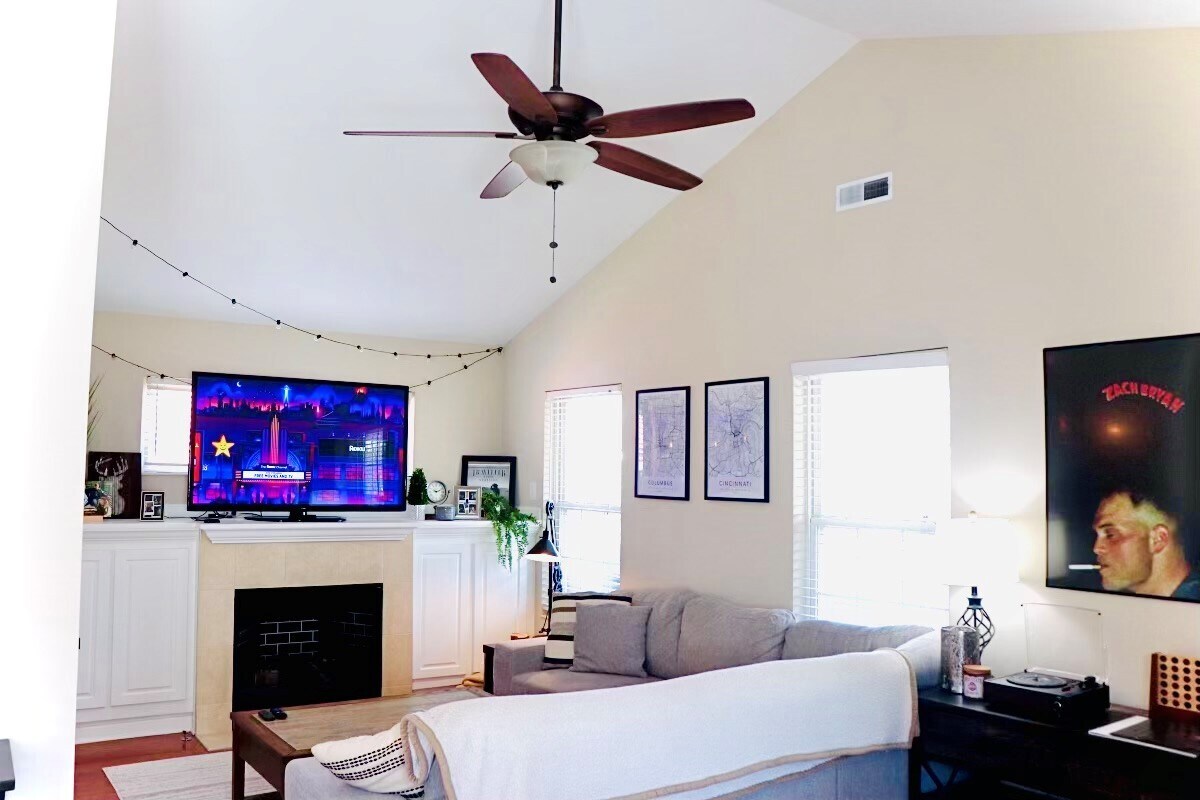 Living room - 4129 Ballard Ave