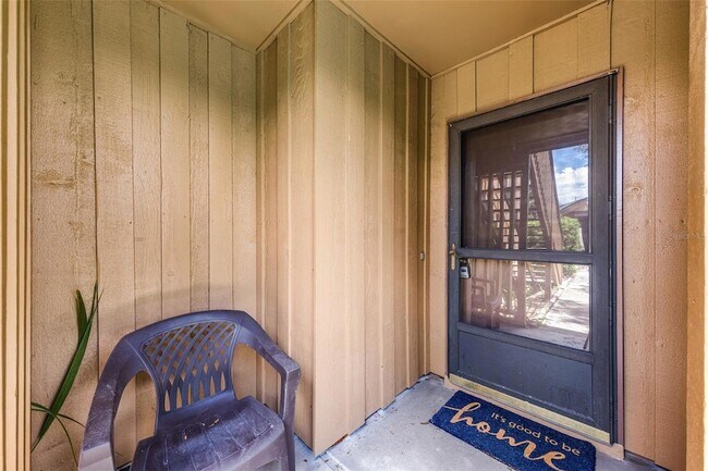 Building Photo - 260 Crown Oaks Way