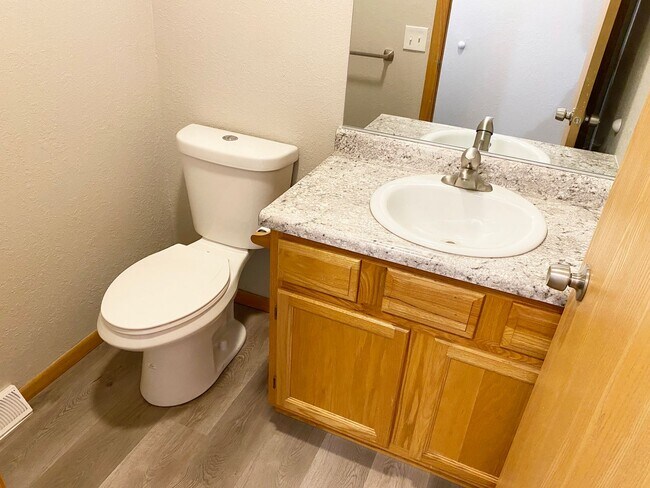 Building Photo - 1933-35 Northwestern Ave