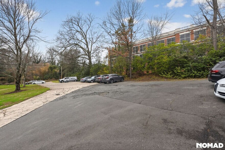 Building Photo - 222 Providence Rd