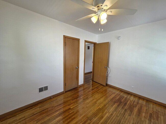Building Photo - 4 Bedroom remodeled House Cedar Falls