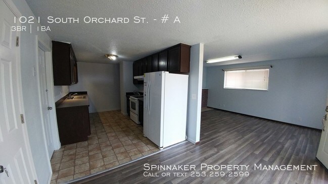 Building Photo - Newly renovated Duplex by TCC