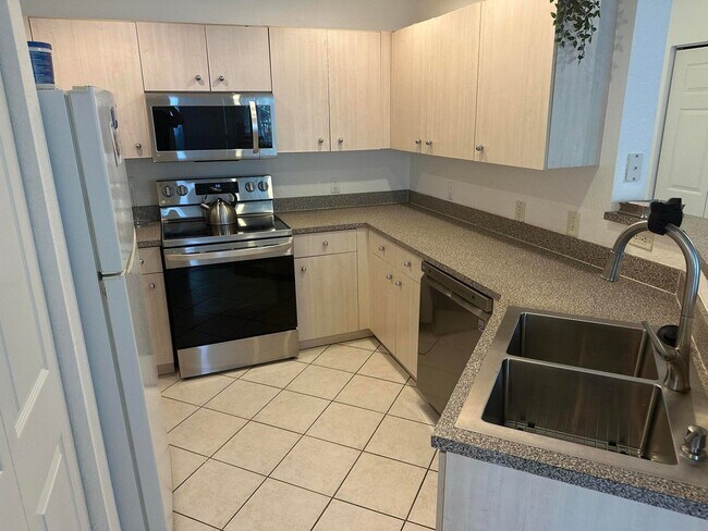 Building Photo - 1803 N Flagler Dr