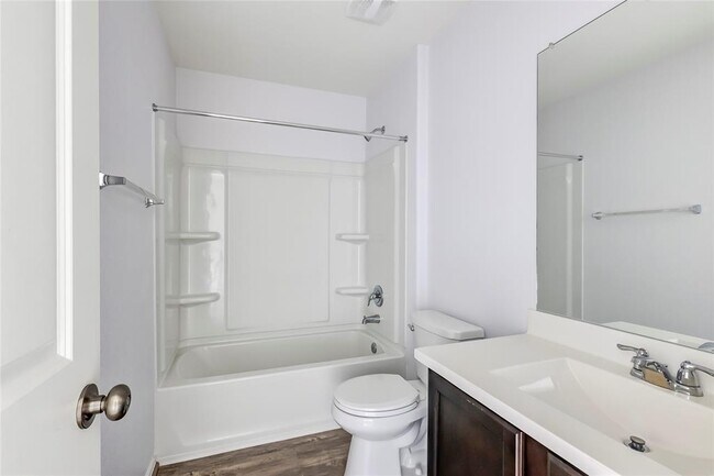 Building Photo - 772 Circle Wy