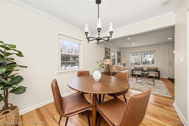 Building Photo - 695 Graefield Ct