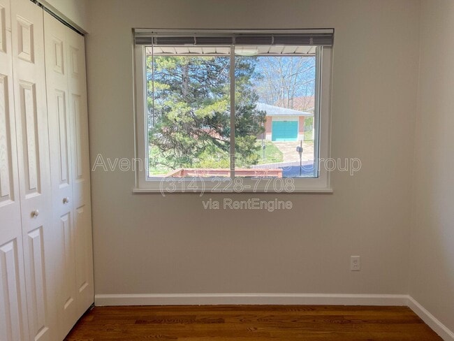 Building Photo - 9854 Las Vegas Dr