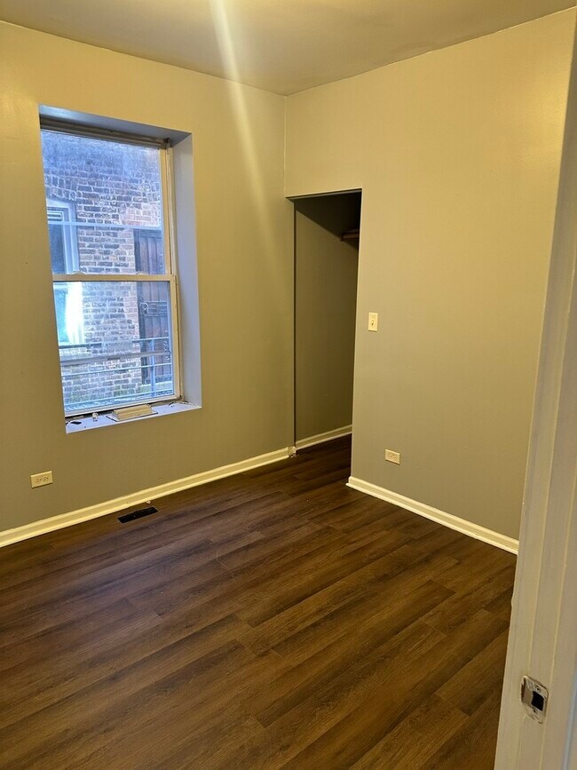 Building Photo - 6314 S Artesian Ave