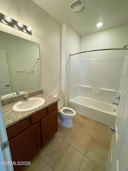 Building Photo - 3050 Sterling Ridge Cir