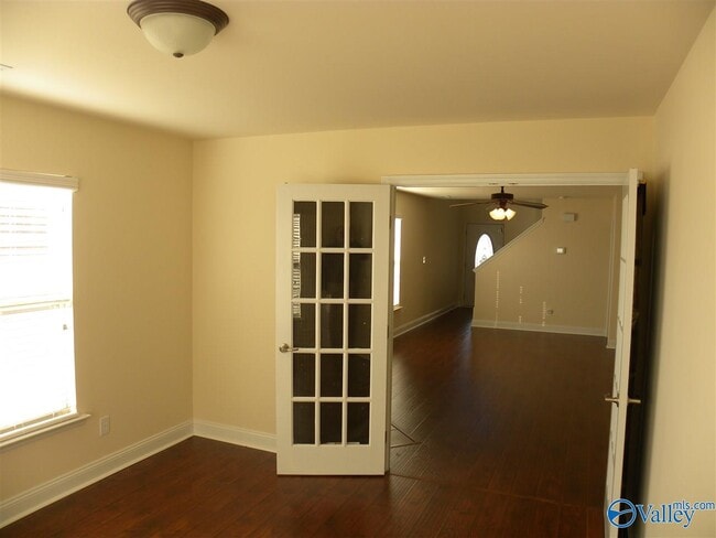 Building Photo - 239 Shadow Ct SW