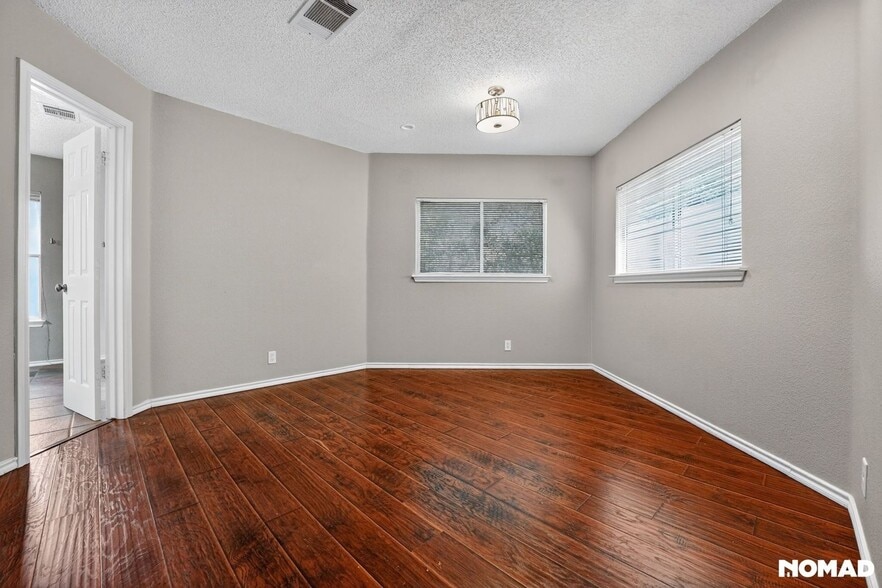 Building Photo - 4504 Moose Dr