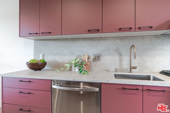 Building Photo - 12425 Texas Ave