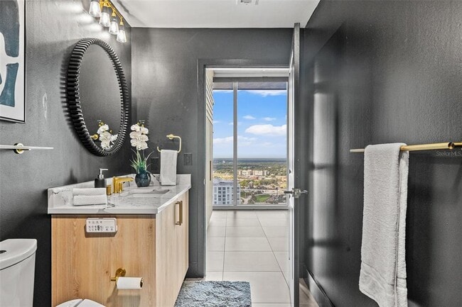 Building Photo - 777 N Ashley Dr