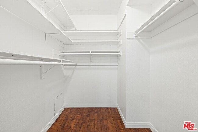 Building Photo - 10757 Hortense St