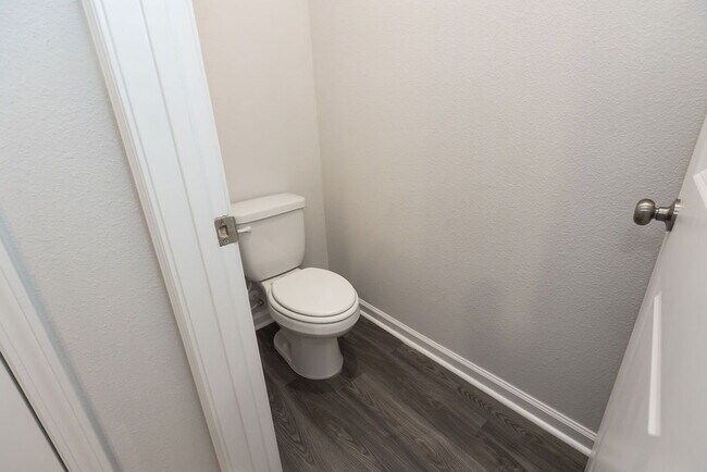 Building Photo - For Rent | Like-New 3 Bedroom, 2 Bath Home...
