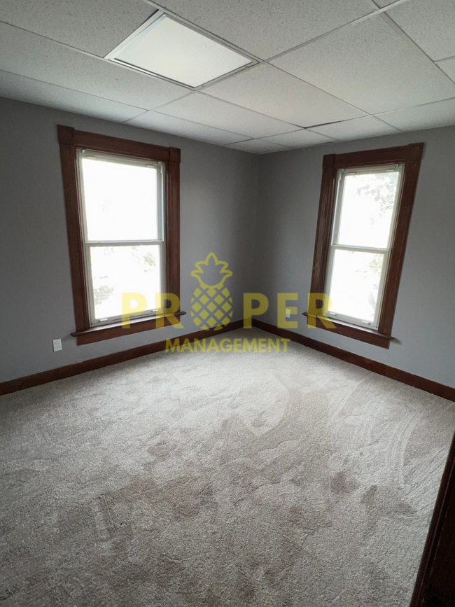 Primary Photo - 3 bedrooms 2 full bathrooms