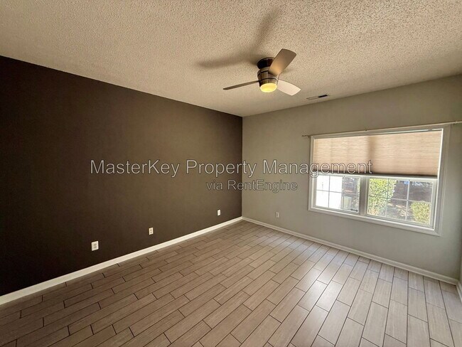 Building Photo - 114 Pointe Crest Ct