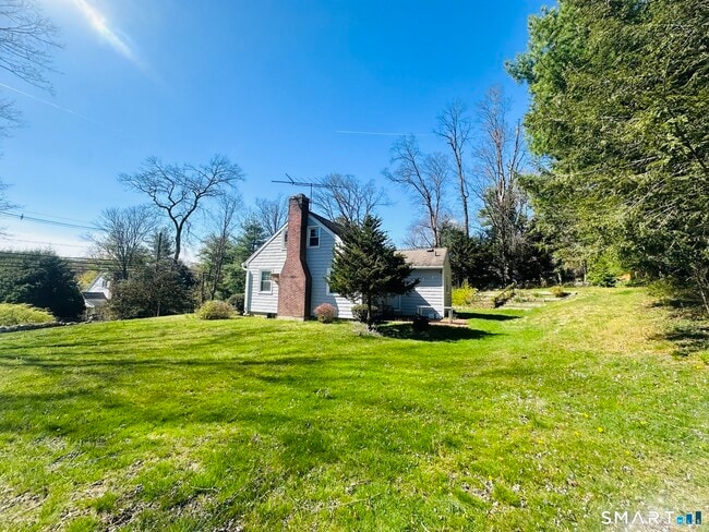 Building Photo - 37 Weed St