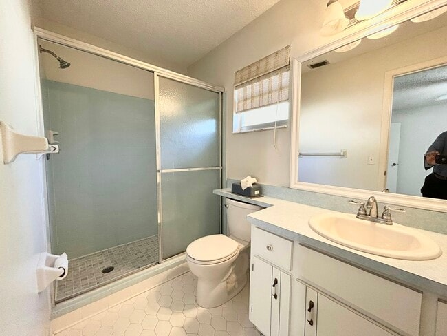 Building Photo - 4107 Santiago St