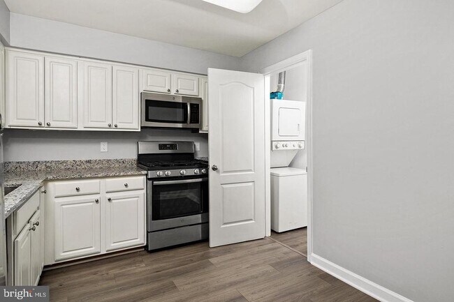 Building Photo - 3844 Chesterwood Dr