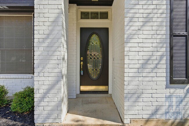 Building Photo - 4011 Travis Country Cir