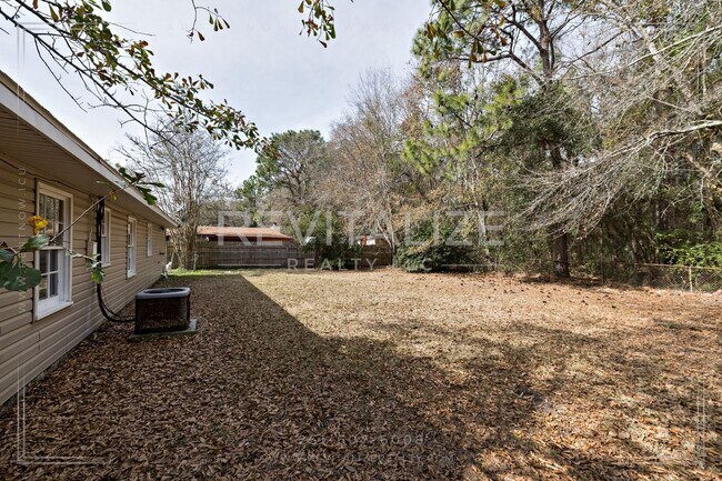 Building Photo - Beautiful 3 Bedroom/1 Bathroom Home in Mobile!
