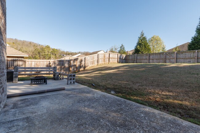 Building Photo - 2415 Bell Manor Dr SW