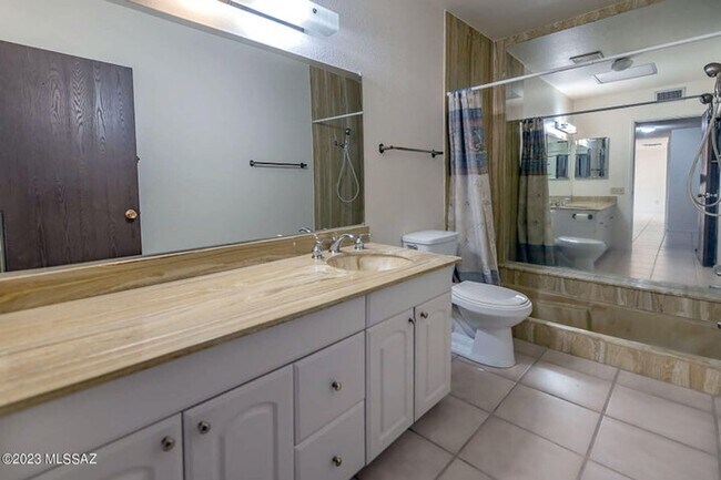 Building Photo - Affordable 2 Bedroom 2 Bath Townhome Near ...