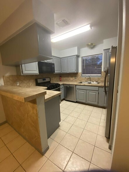 Building Photo - 17626 Telegraph Creek Dr