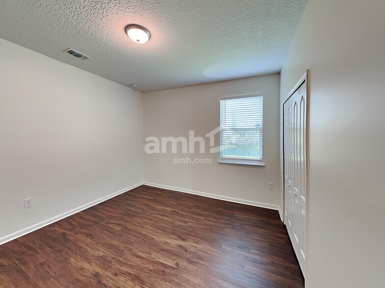 Building Photo - 2433 Adams Lake Boulevard