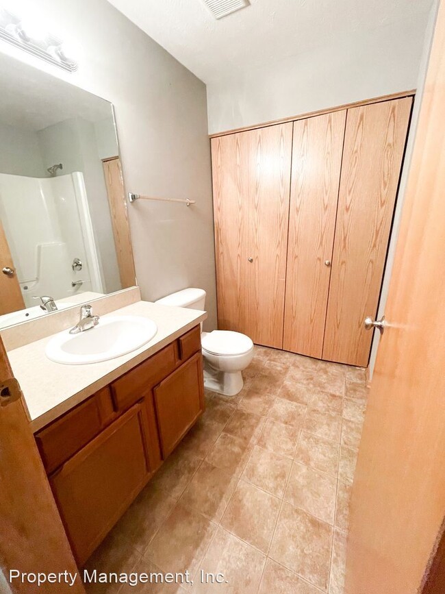Building Photo - 3 br, 3 bath House - 2405 City View Court