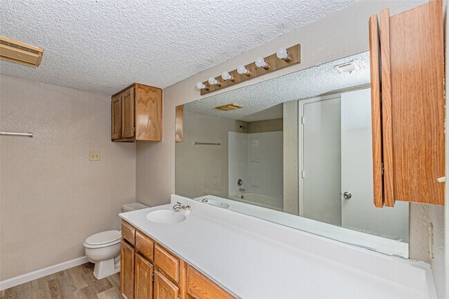 Building Photo - 2324 Summer Pl Dr