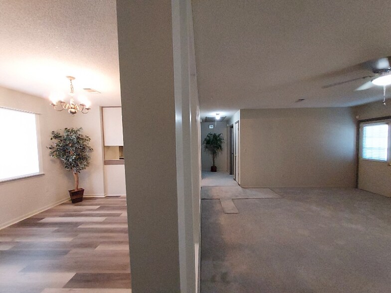 Building Photo - 126 Foxwood Cir