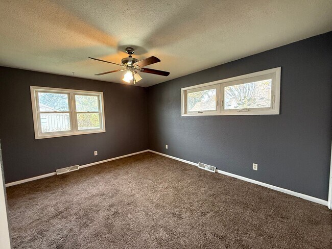 Building Photo - 508 12th St