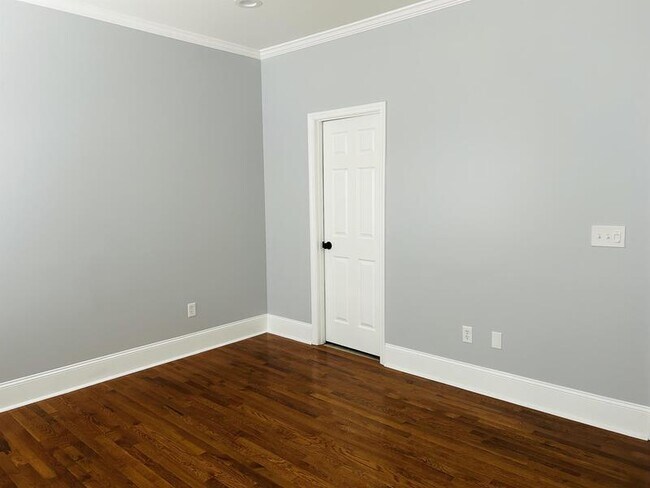 Building Photo - 305 Claybrooke Dr