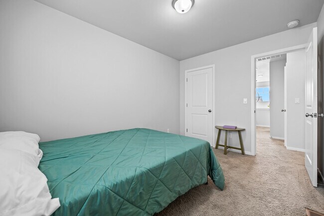 Building Photo - 5324 Remington Dr
