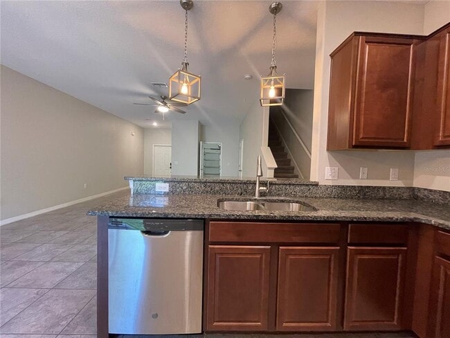 Building Photo - 9768 Pembrooke Pines Dr