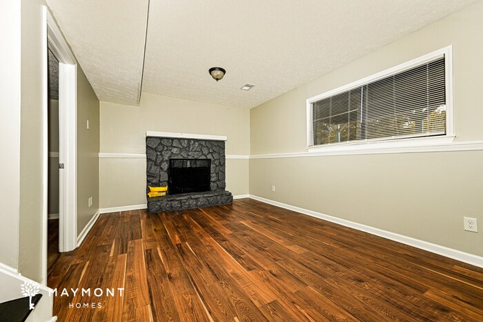 Building Photo - 620 Crestmont Ct
