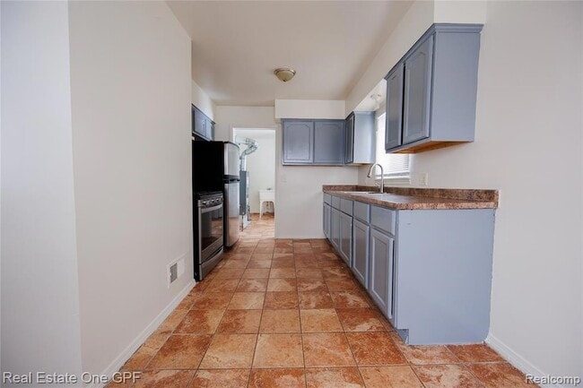 Building Photo - 14960 Alberta Ave