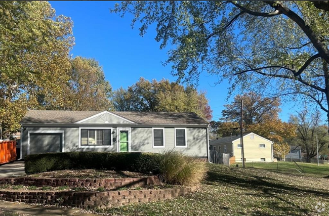 For Rent: Beautiful 3-Bedroom Home in Independence, MO - 3229 S Trail Ridge Dr