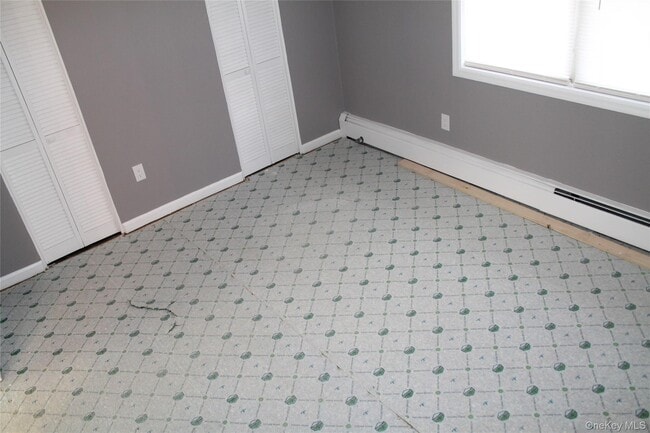 Building Photo - 303 Barclay Manor