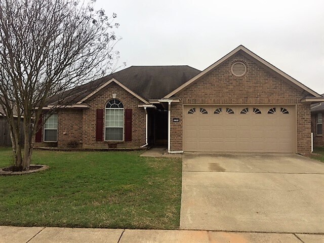 Building Photo - Beautiful home in Golden Meadows