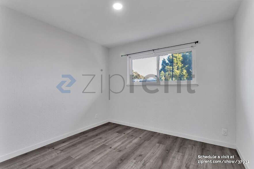 Building Photo - 2123 Spaulding Ave