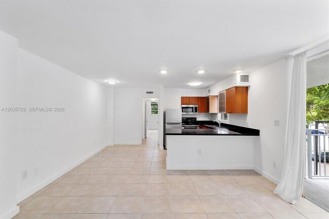 Building Photo - 750 NE 64th St