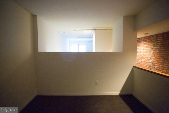 Building Photo - 132 Arch St