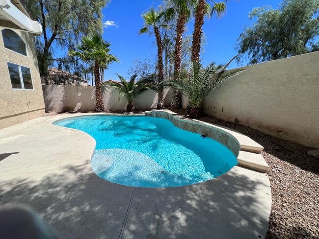 Building Photo - Summerlin 5 Bedroom with a Swimming Pool