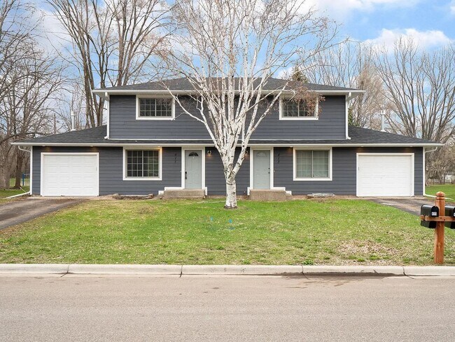 Primary Photo - 411-413 Belle Aire Dr
