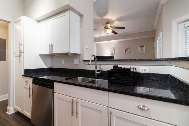 Building Photo - 590 James Maxwell Rd