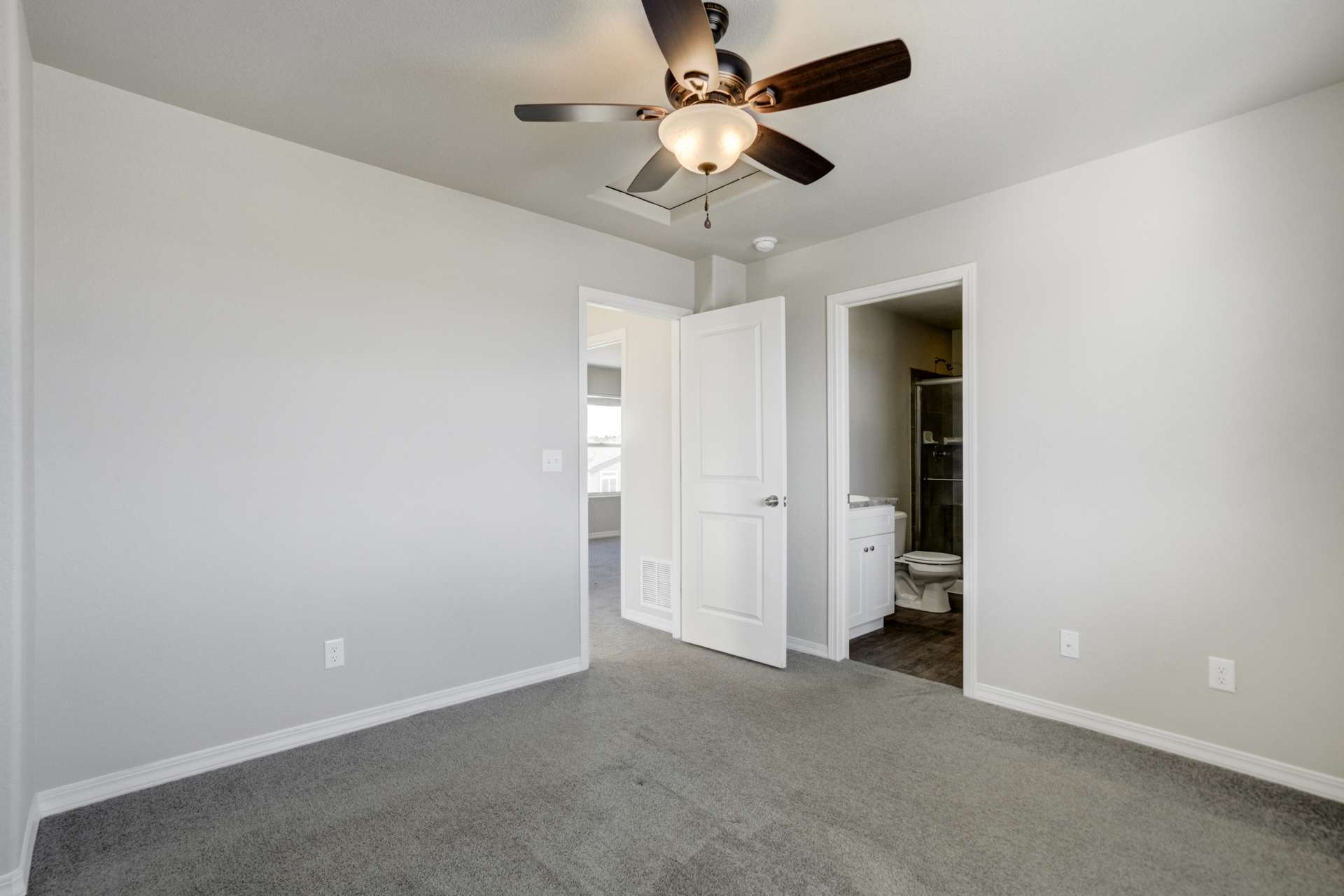 Building Photo - 753 Grissom Dr