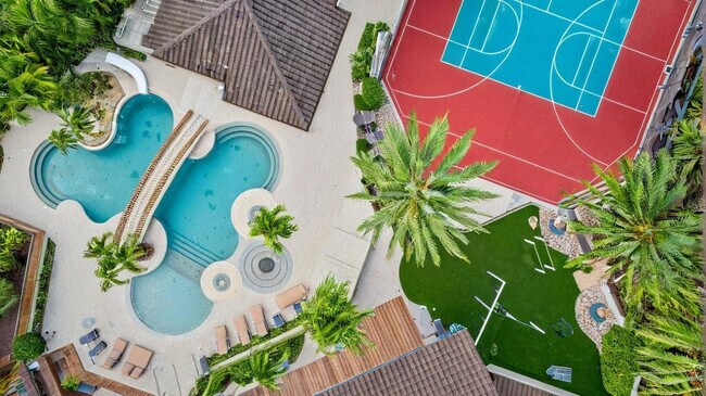 Building Photo - 3100 NE 46th St